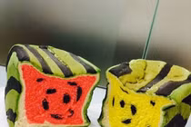 Bánh mì dưa hấu cực lạ khiến trẻ khó nhịn thèm 