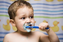 Bí quyết giúp bé tự đánh răng mỗi ngày