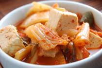 Canh kim chi thịt lợn kiểu Hàn.