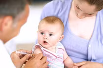 Bộ Y tế ban hành hướng dẫn sàng lọc trẻ trước khi tiêm chủng