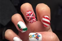 Mốt sơn móng tay phong cách Noel hot nhất hiện nay