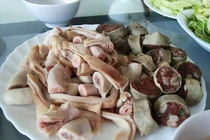 Bệnh tật chết người rình rập do khoái ăn lòng lợn