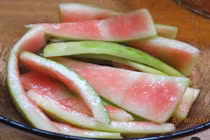 Cách dùng vỏ dưa hấu chữa bệnh xương khớp