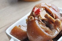 Chân giò kho cay ngon xuýt xoa ngày đầu thu