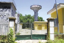 Nhà máy nước sạch hơn 18 tỷ bỏ hoang, hàng trăm hộ dân “khát” nước 