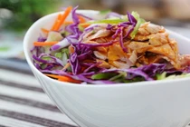 Làm Salat cá ngừ thơm ngon bắt mắt 