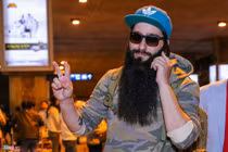 Đạo diễn Kong: Skull Island lặng lẽ đến Sài Gòn lúc nửa đêm