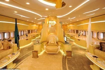 Có gì trong máy bay siêu sang của hoàng thân, tỷ phú?