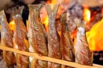 Đặc sản cá nướng Hồ Ba Bể ăn ngay tại hồ