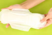 Hiểm họa chết người khi dùng băng vệ sinh sai cách