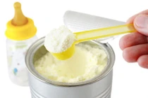 Cách kiểm tra chất lượng sữa bột cho bé