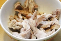 Tại sao món dạ dày lợn luộc của bạn vừa dai vừa hôi?