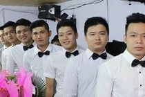 Trai đẹp hào nhoáng và những cay đắng của nghề PB 