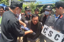 Người đâm Trưởng phòng Tư pháp bị tâm thần vì con trai tự tử