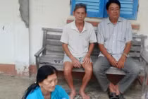 Công an phúc tra vụ đánh bài ăn thịt gà ở Cà Mau