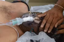 Hai người tổn thương não nặng do say nắng say nóng