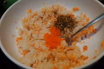 Món vỏ bưởi om ruột cá trứng tôm lạ nhất quả đất