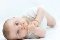 Lỗi chăm con thường gặp khiến bé phát triển lệch lạc