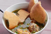 Đặc sản bánh mì chấm cháo lươn hút hồn xứ Nghệ 