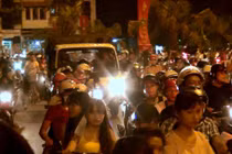  Hai “hot girl” Huế thách đánh nhau làm náo loạn thành phố