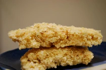 Tự làm cơm cháy chà bông giòn tan thơm lừng