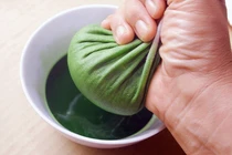 Bài thuốc hỗ trợ chữa ung thư cổ tử cung cho chị em