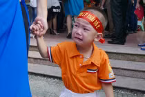 Chùm ảnh nước mắt như mưa ngày đầu tiên bé đến trường