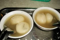 Nhớ hình ảnh quen thuộc về món bánh trôi tàu Phạm Bằng