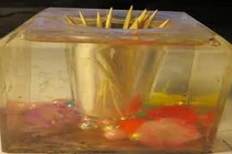 Em bé chết oan vì uống dung dịch trong ống đựng tăm