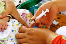 Bé gái 4 tháng tuổi tử vong sau tiêm vacxin ở Lai Châu