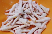 Bật mí mẹo rút xương chân gà cực nhanh trong 3 bước