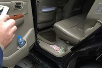 Khởi tố tài xế xe biển xanh "làm luật" xe tải