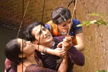 Cô dâu 8 tuổi cuối cùng đã kết thúc tại Việt Nam