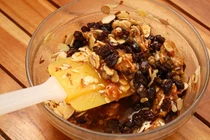 Tự làm lương khô dinh dưỡng cho người bận bịu cả ngày