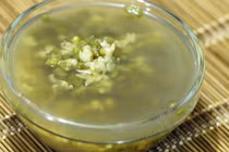 Bài thuốc đơn giản chữa cảm nóng, say nắng khi chuyển mùa