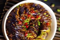 Cà tím sốt dầu hào: 10 phút chế biến đơn giản mà vạn người mê 