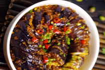 Cà tím sốt dầu hào: 10 phút chế biến đơn giản mà vạn người mê 