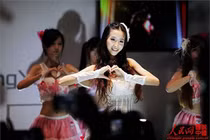 Hậu trường nghề người mẫu Trung Quốc