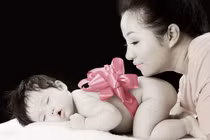 Ngắm những nhóc tỳ nhà sao Việt chào đời ở Mỹ