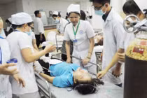 Tin nóng: Bị hàng xóm hạ độc, 6 người cấp cứu