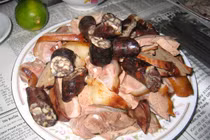 Nguy cơ sức khỏe rình rập do ăn thịt chó