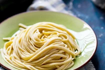 Tự làm mì tươi không hóa chất cho cả nhà