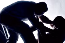 Thiếu nữ 15 tuổi bị 6 thanh niên cưỡng bức