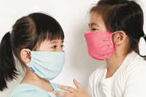 Nhiễm khuẩn đường hô hấp ở trẻ cực nguy hiểm lúc chuyển mùa