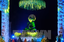 Chiêm bái tượng Phật Ngọc Hòa bình thế giới tại Chùa Bái Đính