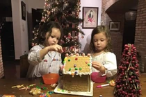 Bé cưng nhà sao Việt háo hức trang trí Noel 2015