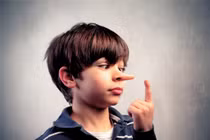 9 cách xử trí thông minh khi bé nói dối