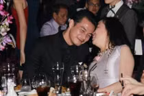 Những cặp đôi phi công đại gia đình đám showbiz Việt 