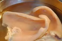 Chi tiết cách khử mùi hôi tai lợn rất đơn giản 