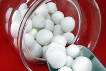 Bé có thể thiểu năng trí tuệ do nuốt băng phiến